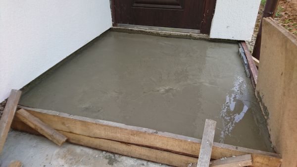 Entryway Concrete Repair in Alexandria